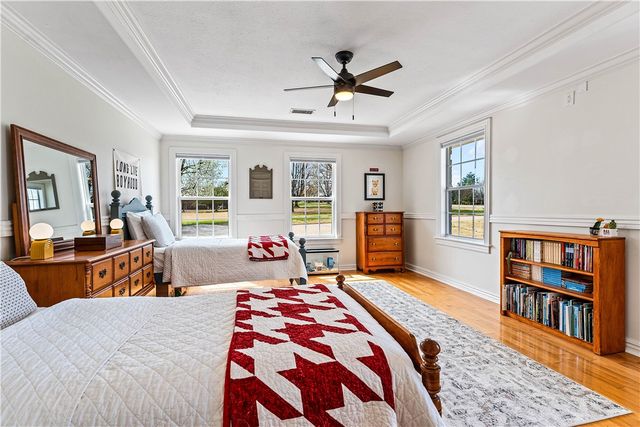 5203 S Pleasant Lane, Rogers, AR 72758