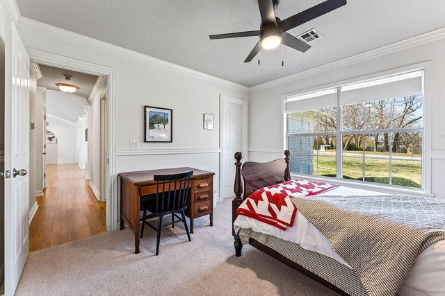 5203 S Pleasant Lane, Rogers, AR 72758