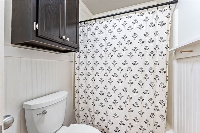 5203 S Pleasant Lane, Rogers, AR 72758