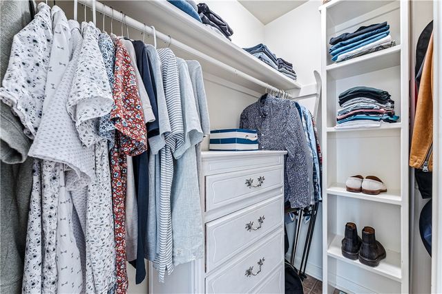 5203 S Pleasant Lane, Rogers, AR 72758