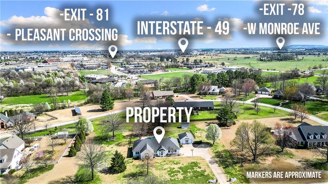 5203 S Pleasant Lane, Rogers, AR 72758