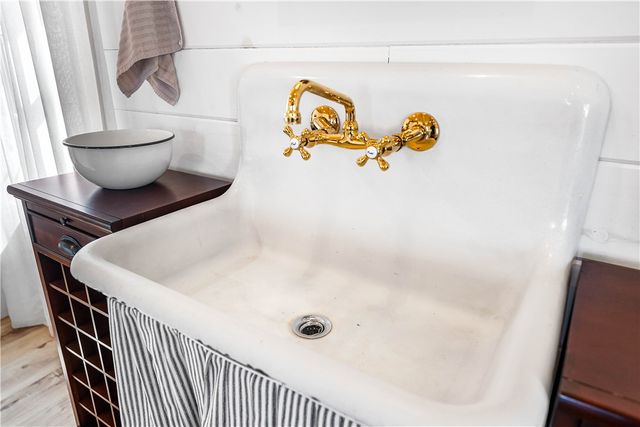 5203 S Pleasant Lane, Rogers, AR 72758