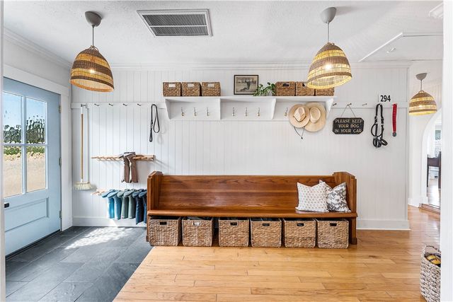 5203 S Pleasant Lane, Rogers, AR 72758