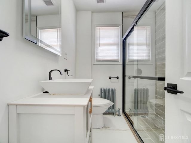 165 randolph Street, Carteret, NJ 07008