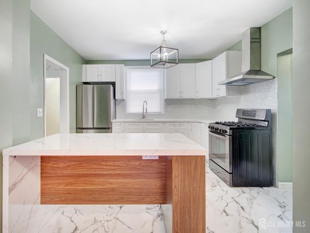 165 randolph Street, Carteret, NJ 07008