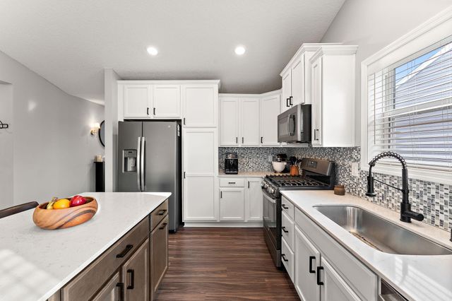 1444 Nutmeg Circle, Carver, MN 55315