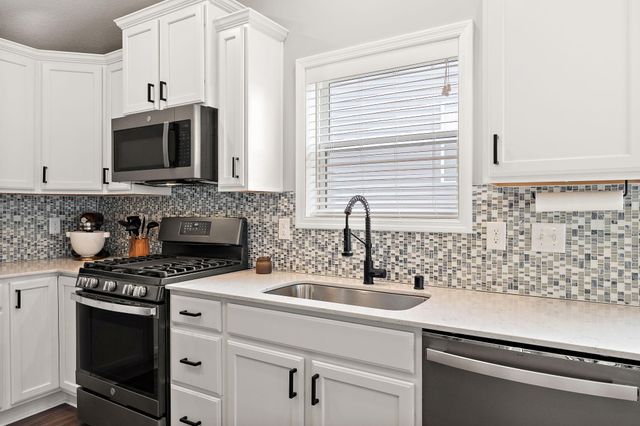 1444 Nutmeg Circle, Carver, MN 55315