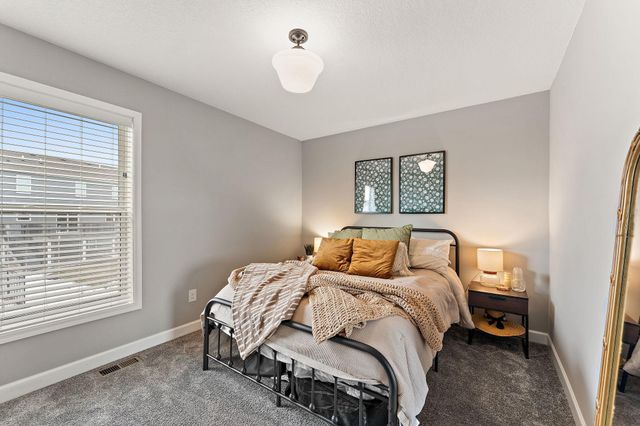 1444 Nutmeg Circle, Carver, MN 55315