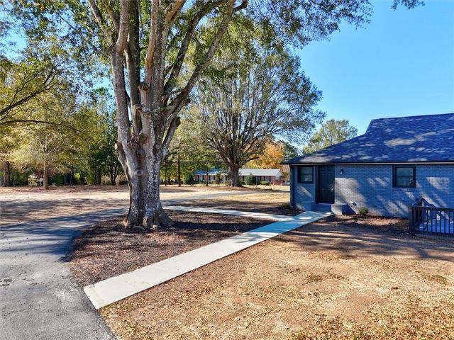 801 Cherokee Road, Williamston, SC 29697