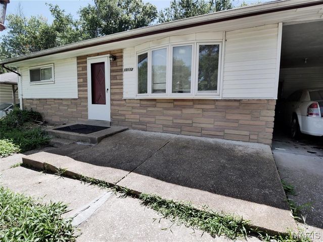 10113 Crown Point Drive, St Louis, MO 63136