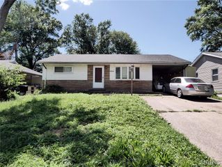 10113 Crown Point Drive, St Louis, MO 63136