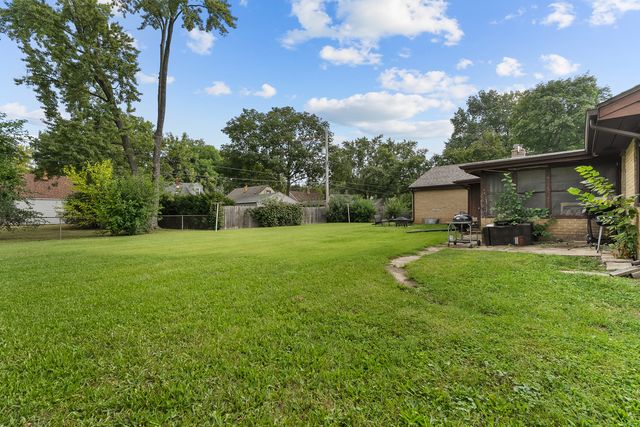 2221 SHARON Avenue, Rockford, IL 61103