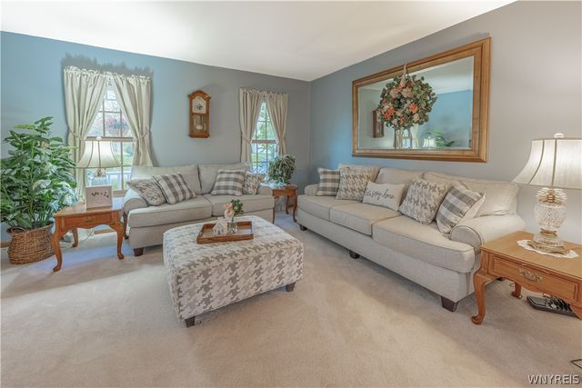 5504 Hallmark Lane, Lockport Town, NY 14094