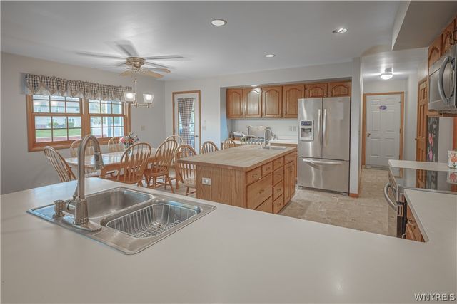 5504 Hallmark Lane, Lockport Town, NY 14094