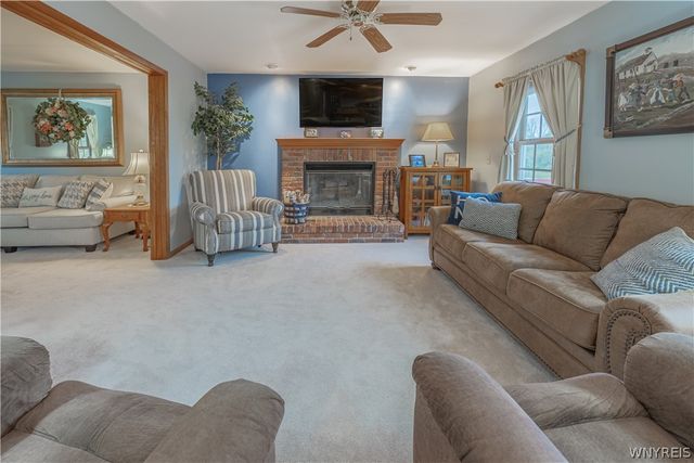 5504 Hallmark Lane, Lockport Town, NY 14094