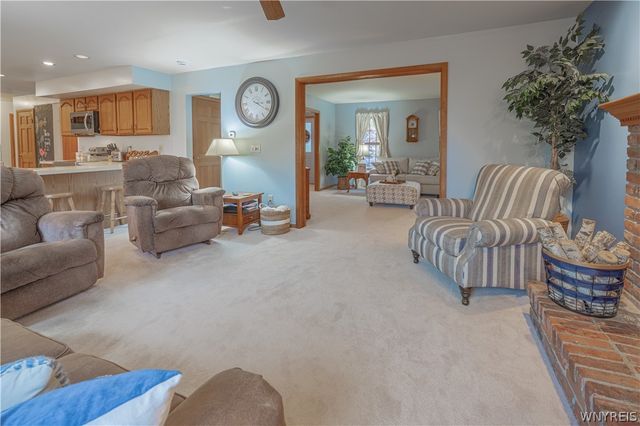 5504 Hallmark Lane, Lockport Town, NY 14094
