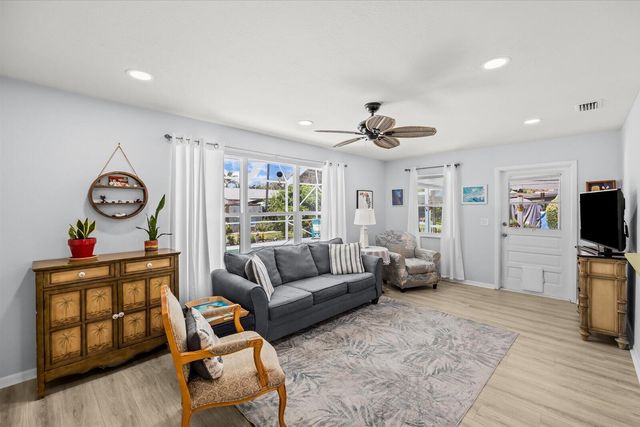 215 19th Avenue, Vero Beach, FL 32962