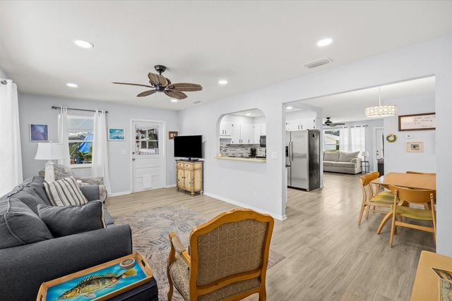 215 19th Avenue, Vero Beach, FL 32962