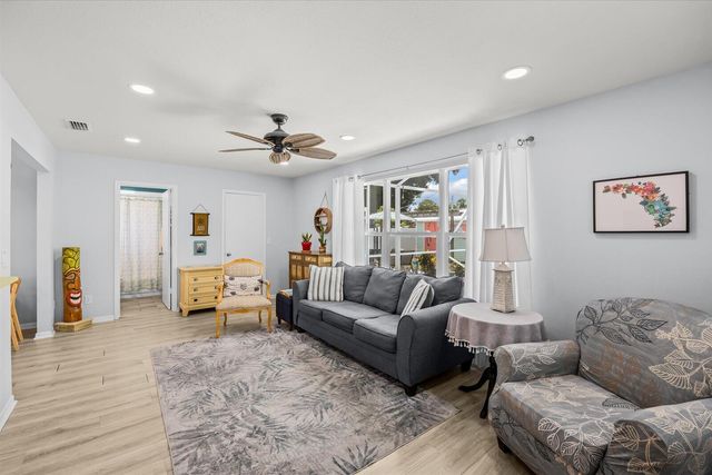 215 19th Avenue, Vero Beach, FL 32962
