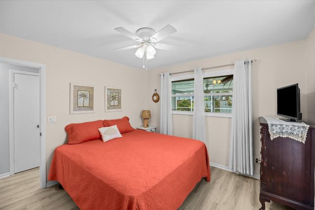 215 19th Avenue, Vero Beach, FL 32962