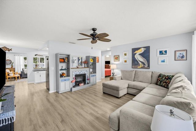 215 19th Avenue, Vero Beach, FL 32962