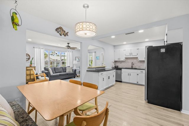 215 19th Avenue, Vero Beach, FL 32962