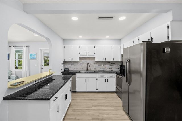 215 19th Avenue, Vero Beach, FL 32962