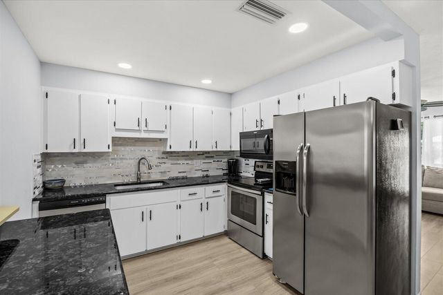 215 19th Avenue, Vero Beach, FL 32962