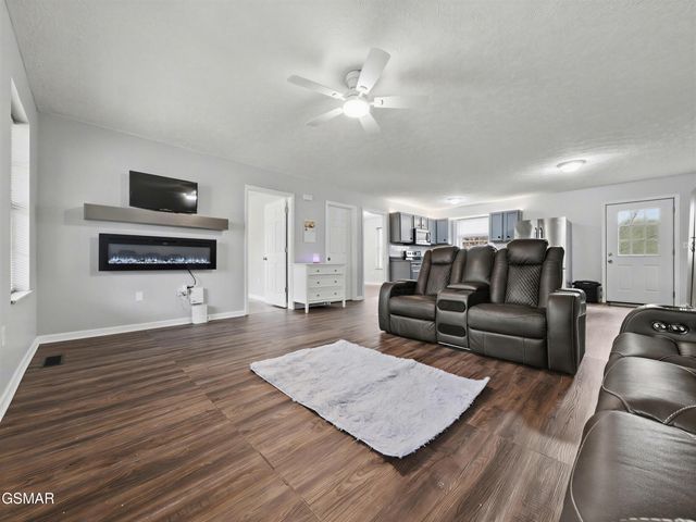 1916 Big Chiefs Skyview Drive, Sevierville, TN 37876