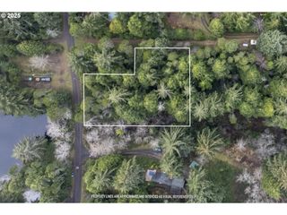 1800 Ne California St, Yachats, OR 97498