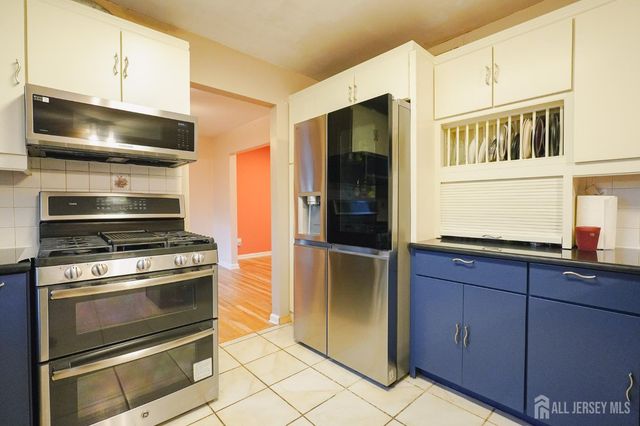 3 E Charles Court, Edison, NJ 08820