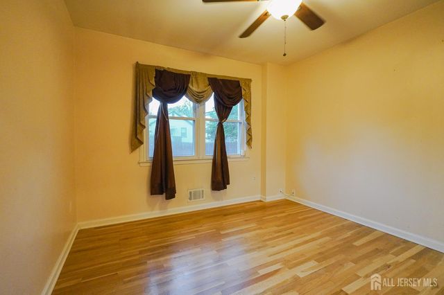 3 E Charles Court, Edison, NJ 08820
