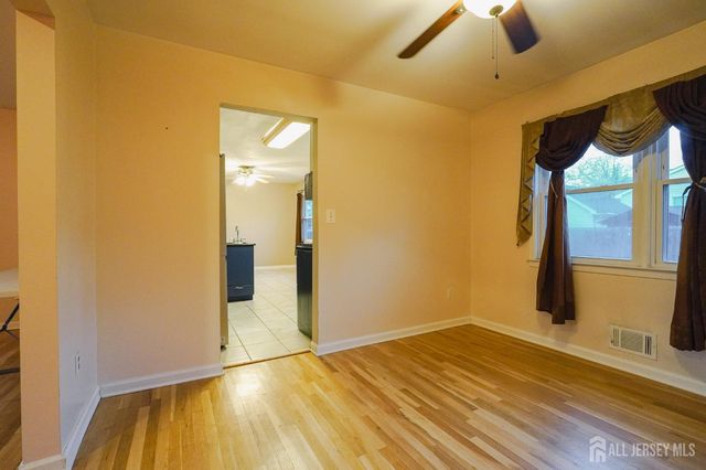 3 E Charles Court, Edison, NJ 08820