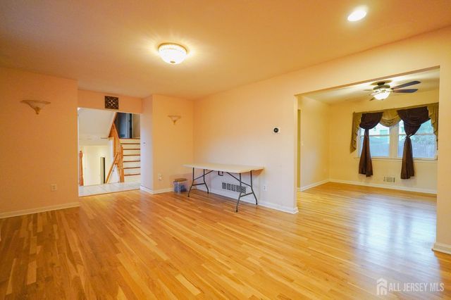 3 E Charles Court, Edison, NJ 08820