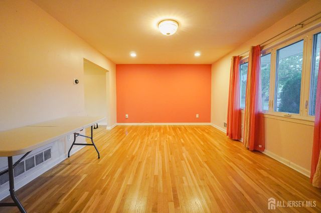3 E Charles Court, Edison, NJ 08820