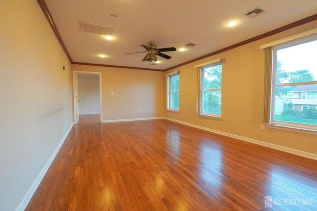 3 E Charles Court, Edison, NJ 08820