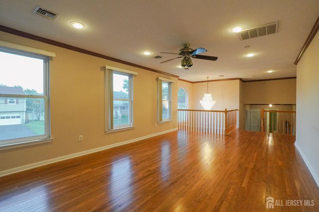 3 E Charles Court, Edison, NJ 08820