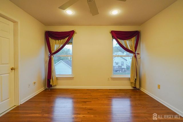 3 E Charles Court, Edison, NJ 08820