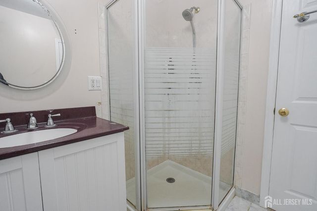 3 E Charles Court, Edison, NJ 08820