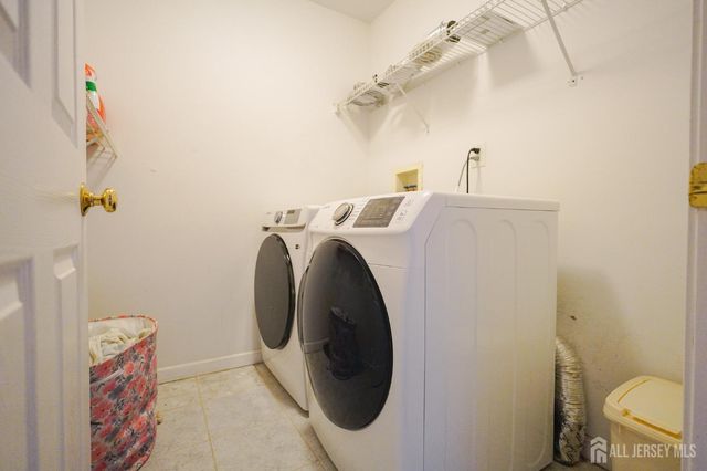 3 E Charles Court, Edison, NJ 08820