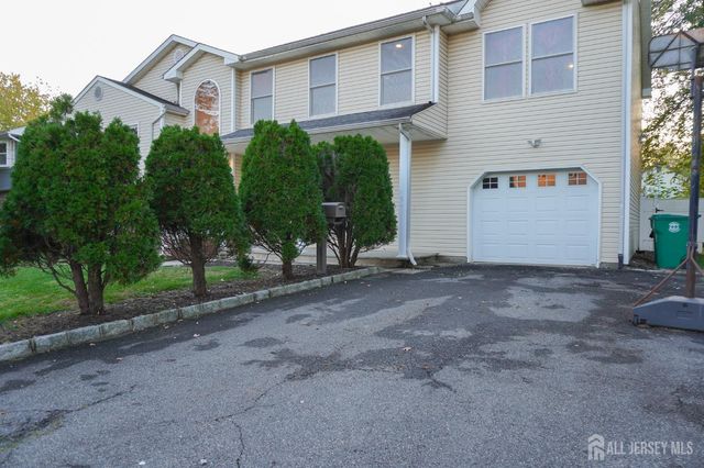 3 E Charles Court, Edison, NJ 08820