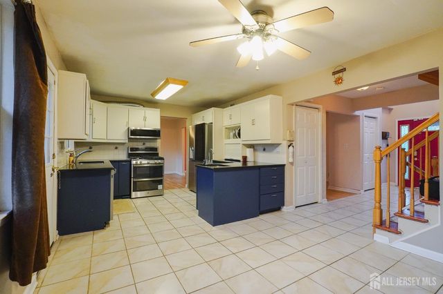 3 E Charles Court, Edison, NJ 08820