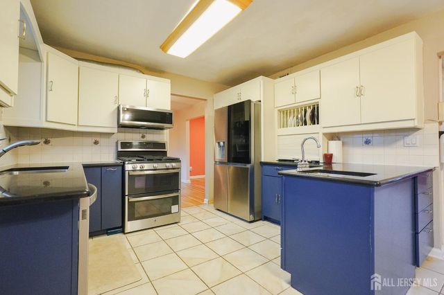 3 E Charles Court, Edison, NJ 08820