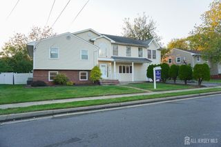 3 E Charles Court, Edison, NJ 08820