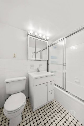 155 E 34th St Apt 17C, New York City, NY 10016