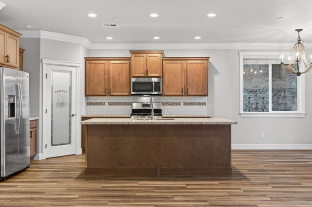 4585 Risstay Way, Shasta Lake, CA 96019