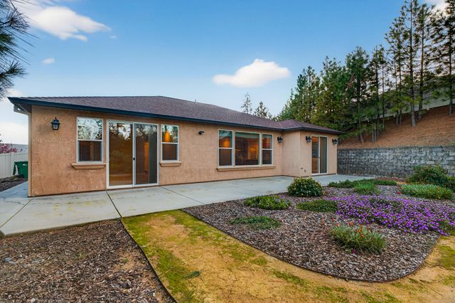 4585 Risstay Way, Shasta Lake, CA 96019