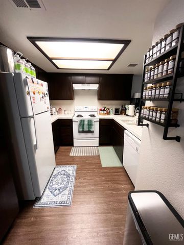 2600 Chandler Court 21, Bakersfield, CA 93313