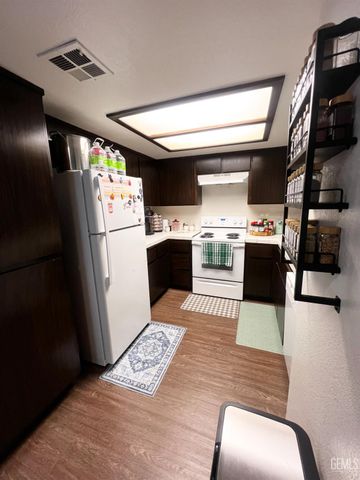 2600 Chandler Court 21, Bakersfield, CA 93313