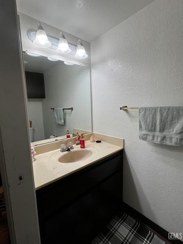 2600 Chandler Court 21, Bakersfield, CA 93313